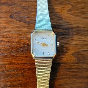 Vintage Timex Women's Luxury Gold Tone Signed Wrist Watch Flexible Band Quartz